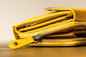 How to Store Your Crypto Safely: Cold Wallets vs Hot Wallets